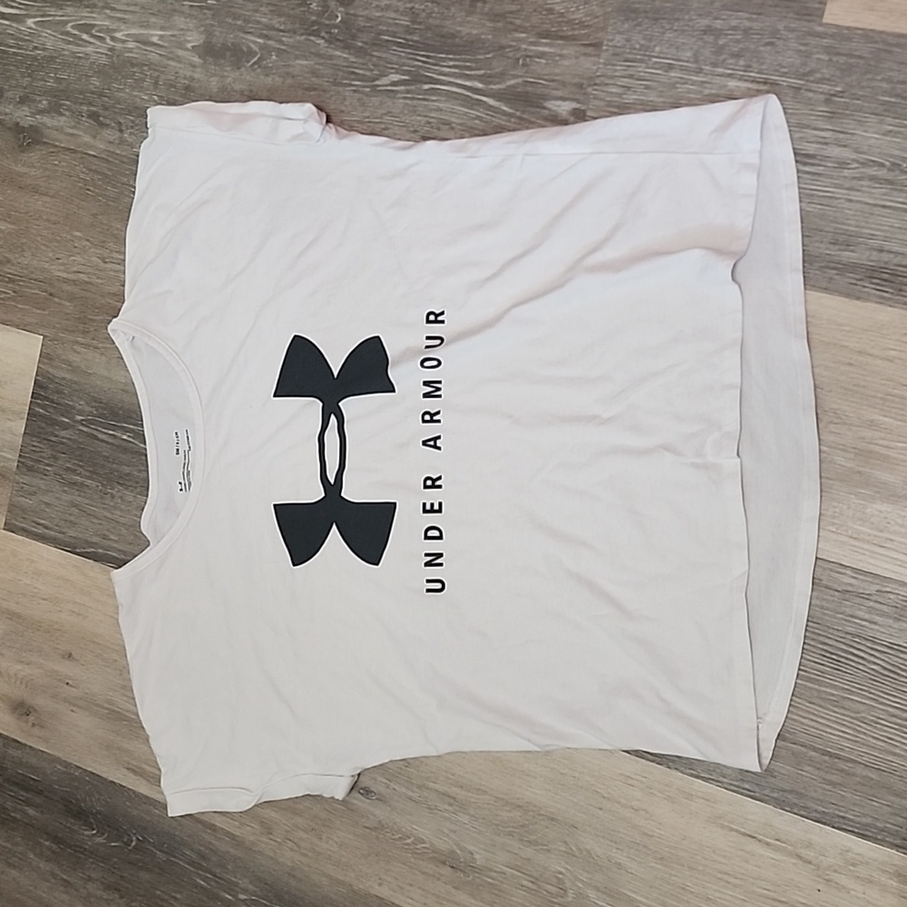 Under Armor t-shirt